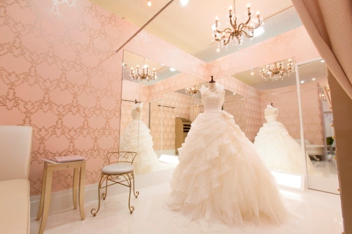 Thiết kế nội thất showroom áo cưới đẹp nhẹ nhàng mà cực chất